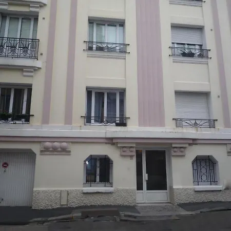Résidence Gabriel Péri Hotel *